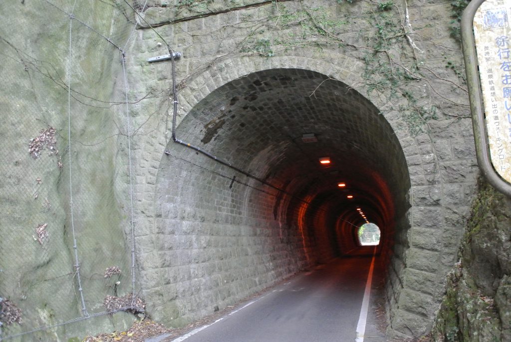 旧雲仙鉄道のトンネル道