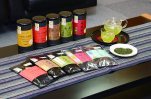 島原茶は、無農薬栽培で新芽の良い所だけを使用し、丁寧に手作業で選別した高級茶です