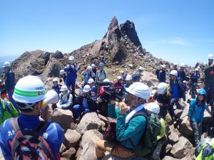 防災関係者との平成新山防災調査登山　（2019年5月）